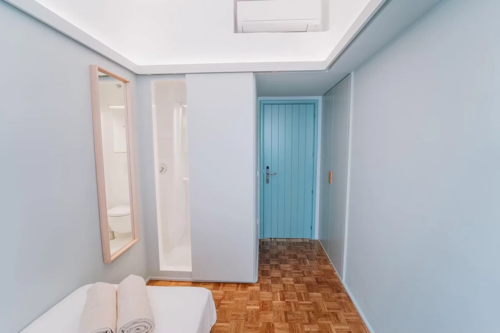 Habitación acogedora para estudiantes disponible en 