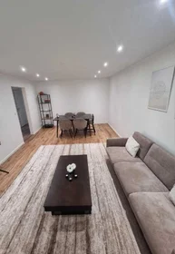 Entire apartment at Höjagatan 4, image 2 of 27