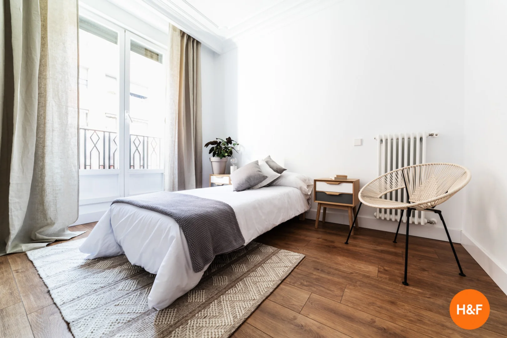 Funktionelles Studentenzimmer perfekt zum Studieren in 