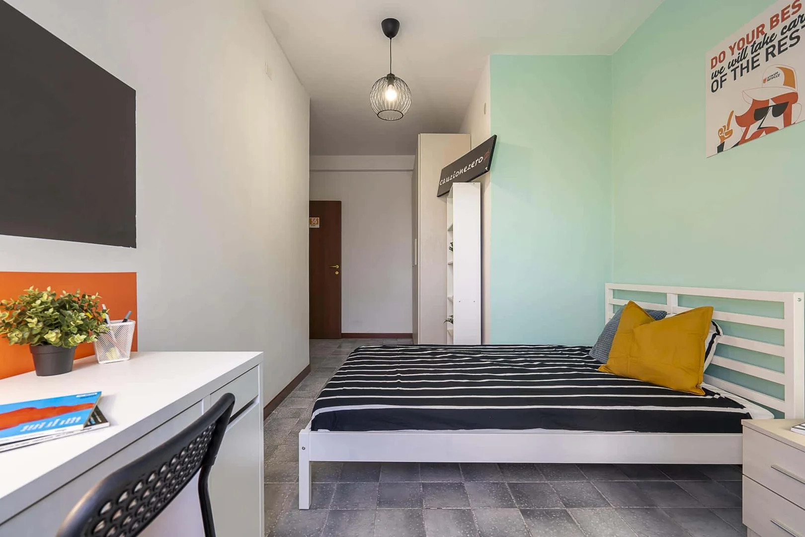 Chambre à louer dans un appartement d'étudiant à , entièrement meublée