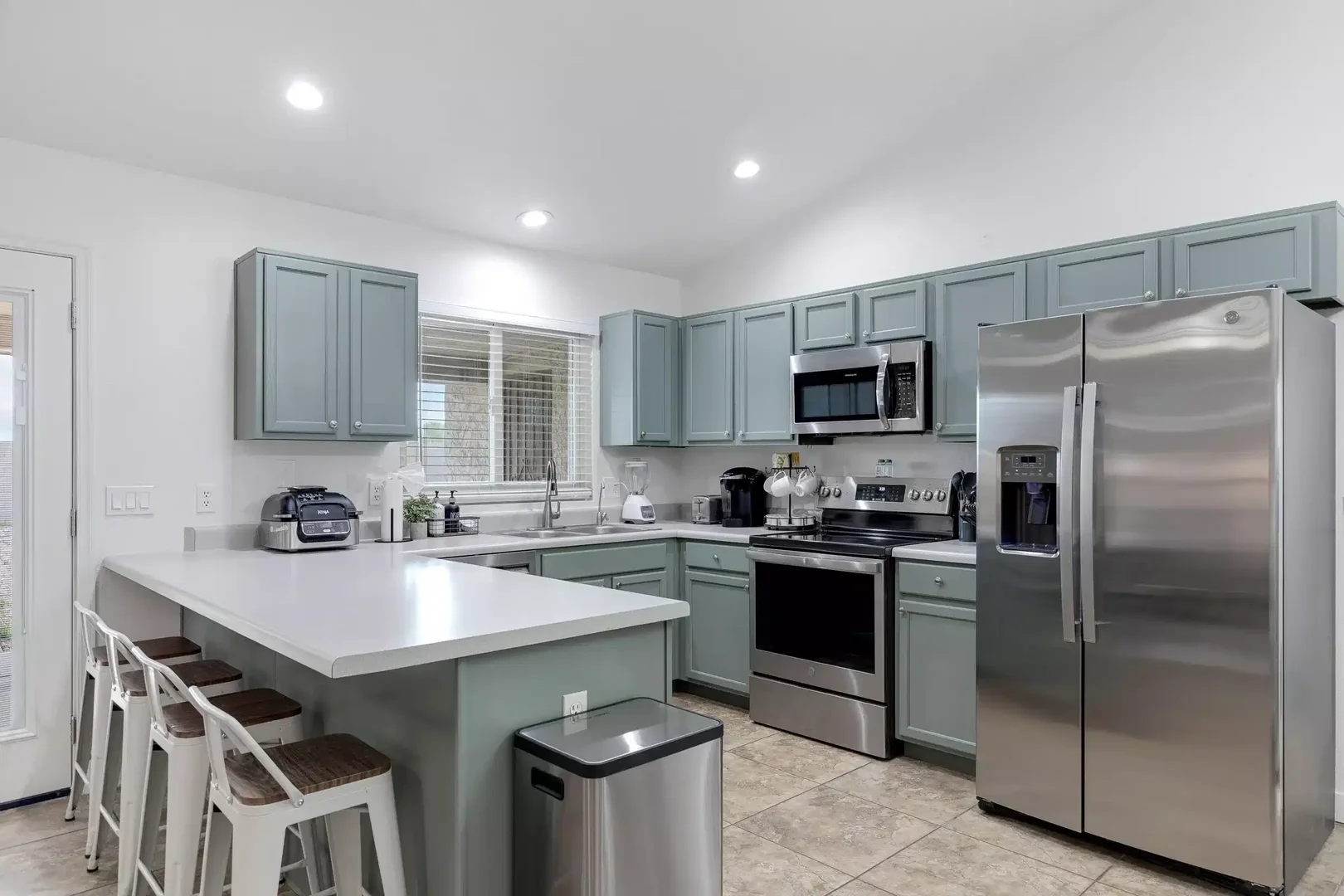 Habitación en apartamento estudiantil en alquiler en , completamente amueblado
