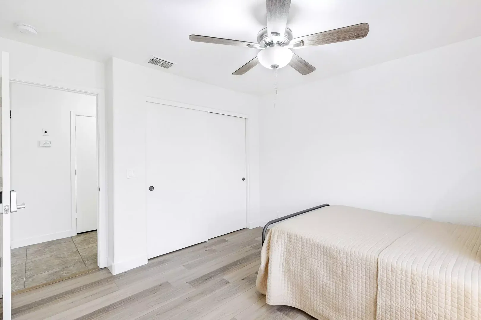 Habitación en apartamento estudiantil en alquiler en , completamente amueblado