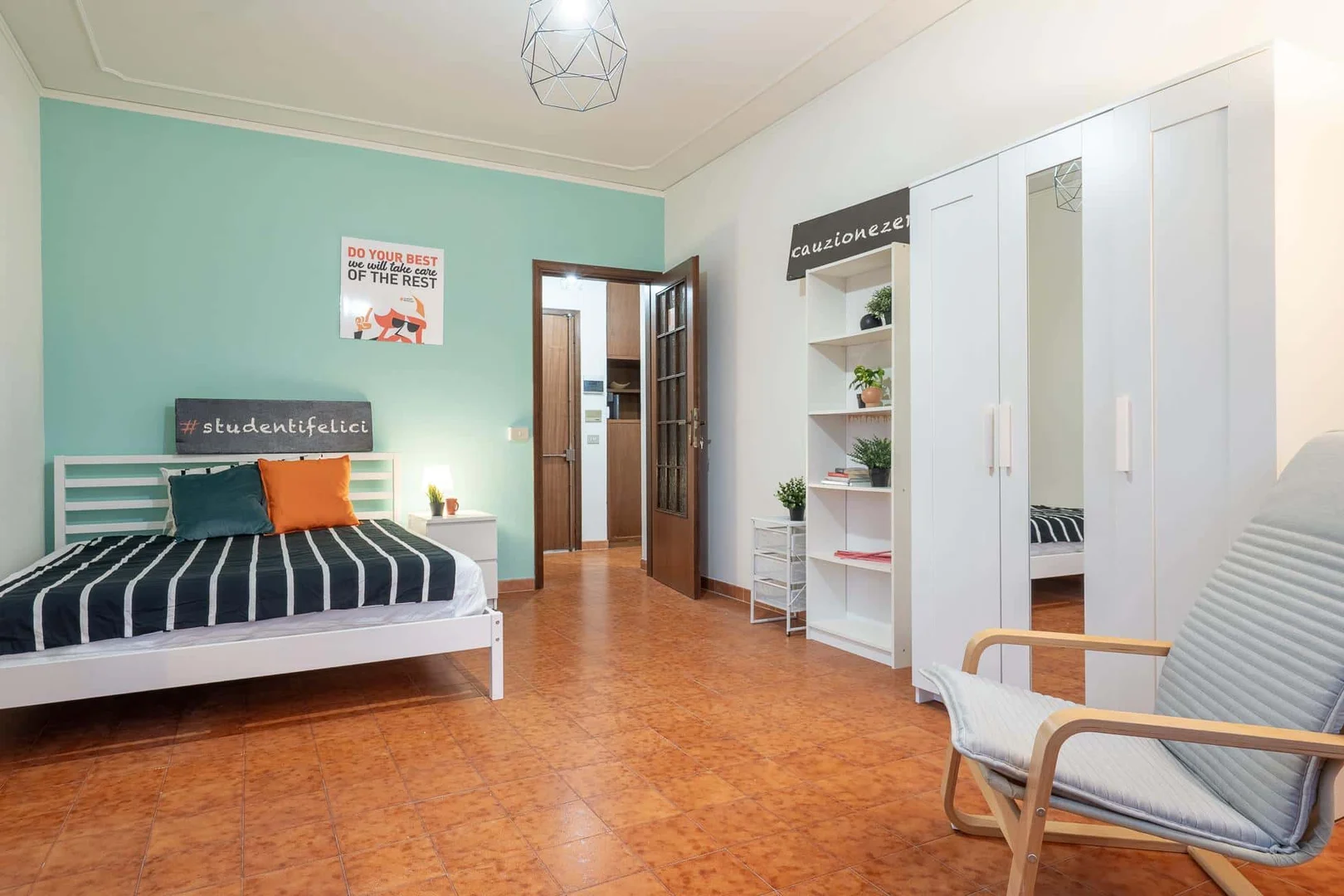Quarto acolhedor para estudantes disponível em 