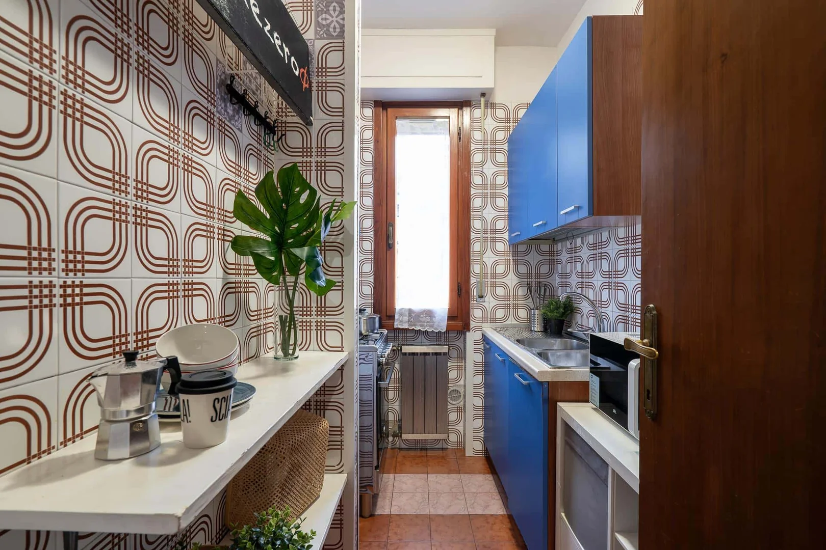 Quarto de estudante económico com localização conveniente em 
