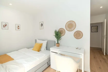 Habitación privada en Berg-am-Laim-Straße 137A/whg 26, 81673 München, Germania, imagen 2 de 16