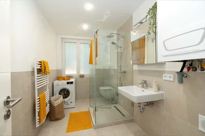 Habitación privada en Berg-am-Laim-Straße 137A/whg 26, 81673 München, Germania, imagen 12 de 16
