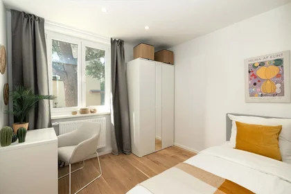 Habitación privada en Berg-am-Laim-Straße 137A/whg 26, 81673 München, Germania, imagen 4 de 16