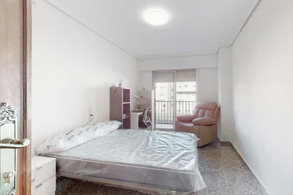 Habitación privada en Av. al Vedat, 80, 46900 Torrent, Valencia, Spain, imagen 2 de 31