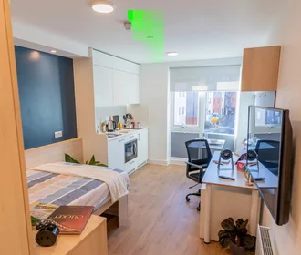 Estudio en Walnut Tree Close, imagen 4 de 11