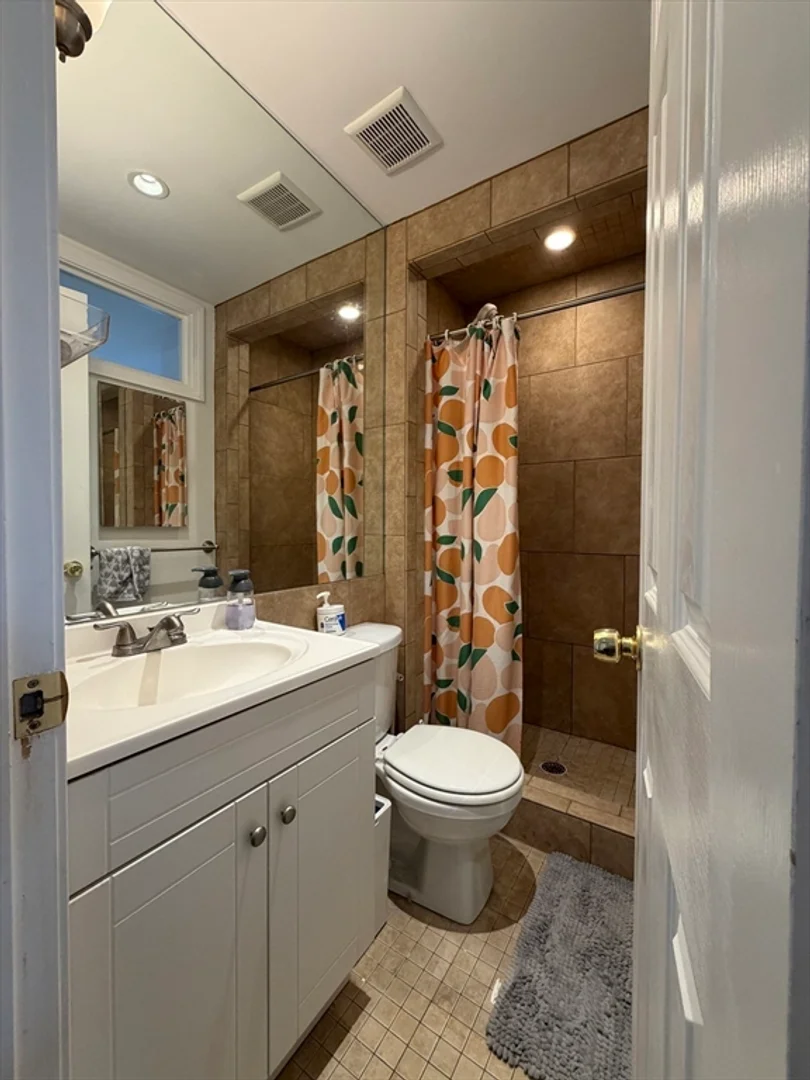 1, Harding, Unit 3, Wellington, Cambridge, MA, 02141