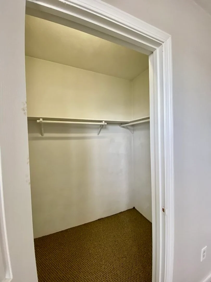 594, Somerville Ave., Unit 2B, Spring Hill, Somerville, MA, 02145