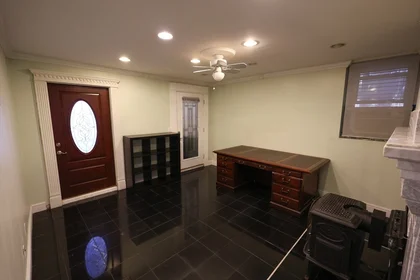 Alojamiento entero en 235, Savin Hill Ave., Unit 1R, Dorchester, Boston, MA, 02125, imagen 1 de 10