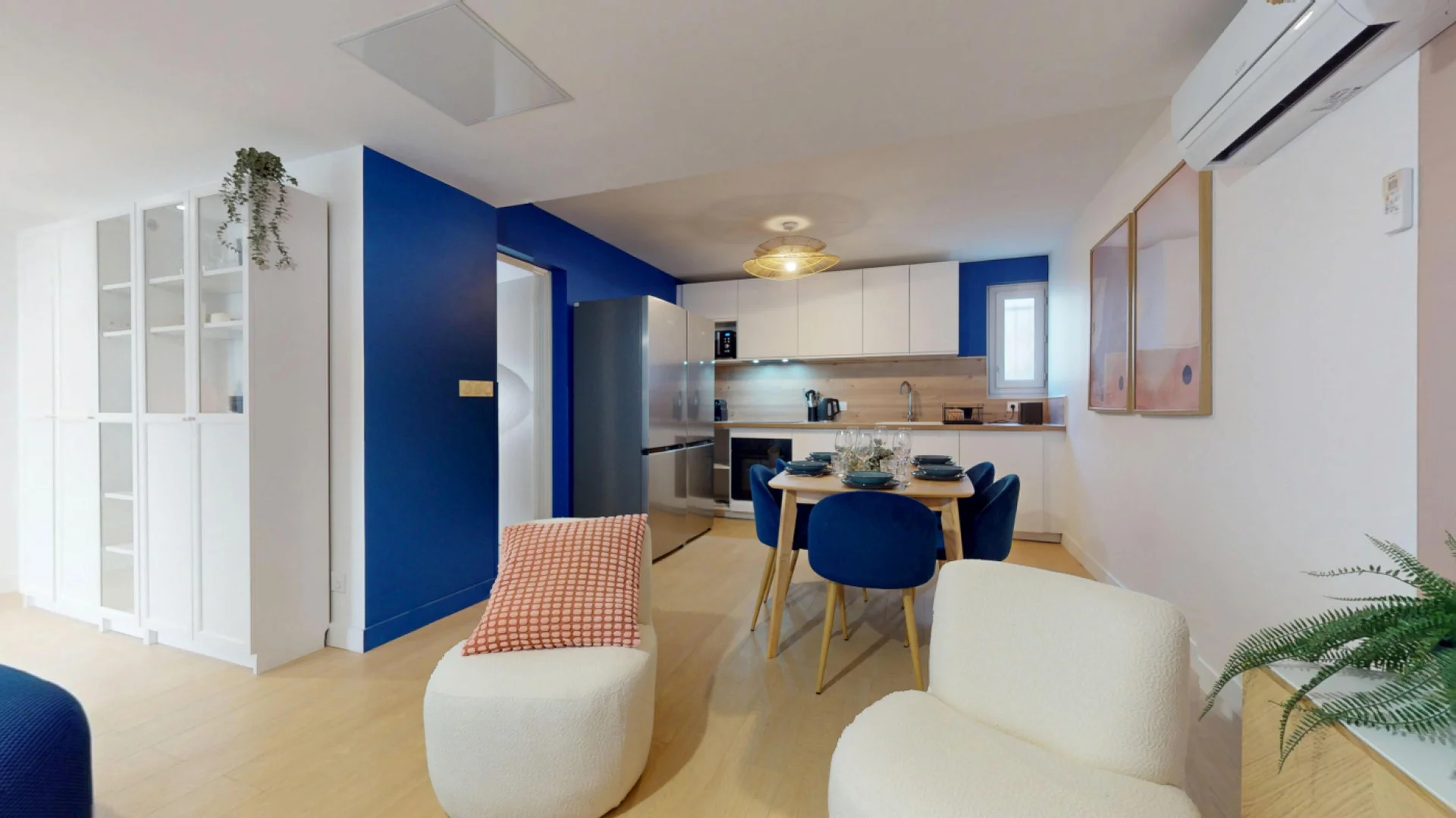 Student-friendly room in  with modern amenities