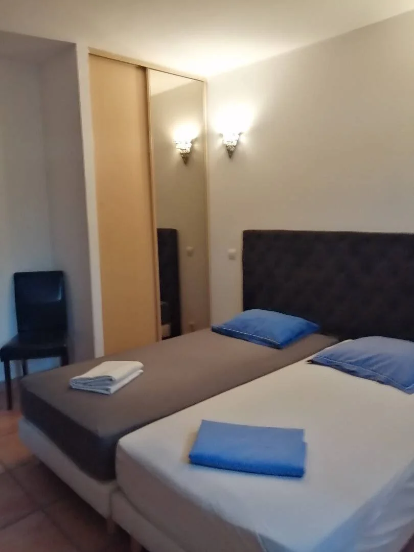 Chambre d'étudiant confortable et spacieuse dans 
