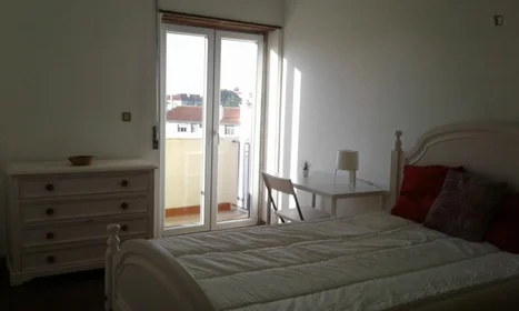 Quarto privado em Avenida Dom José I, imagem 1 de 7