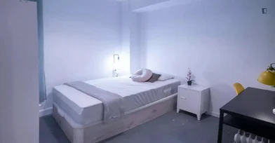 Chambre privée à Carrer de l'Almirall, image 1 de 10
