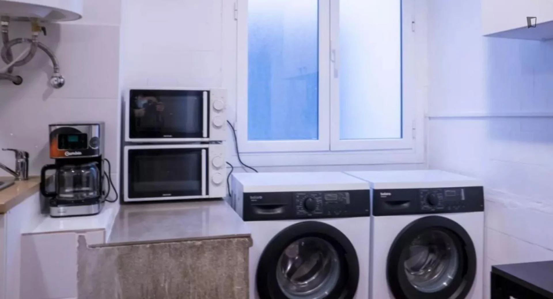 Chambre à louer dans un appartement d'étudiant à , entièrement meublée