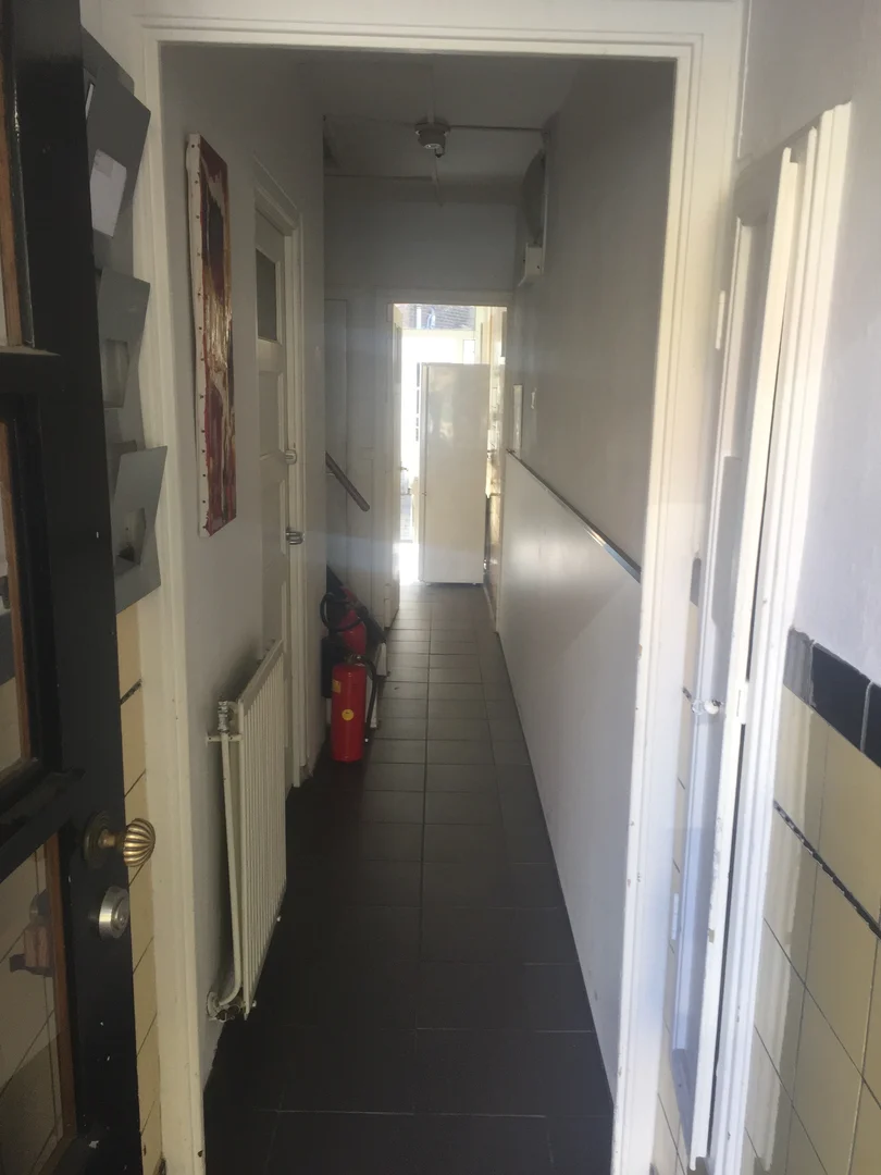 Quarto amigo do estudante em  com comodidades modernas