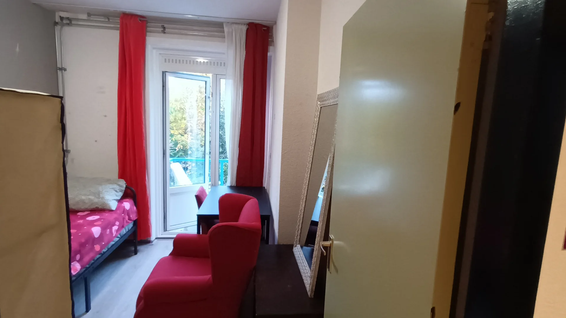Habitación para estudiantes en  con modernas comodidades