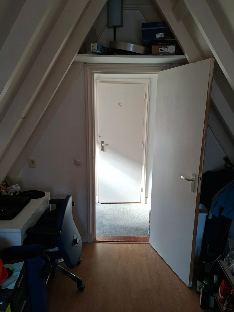 Quarto amigo do estudante em  com comodidades modernas