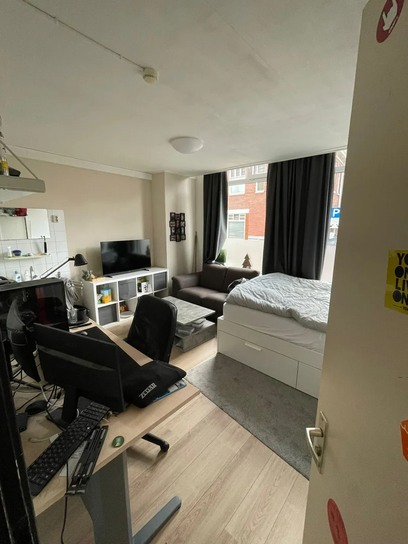 Chambre conviviale pour les étudiants dans  avec des équipements modernes