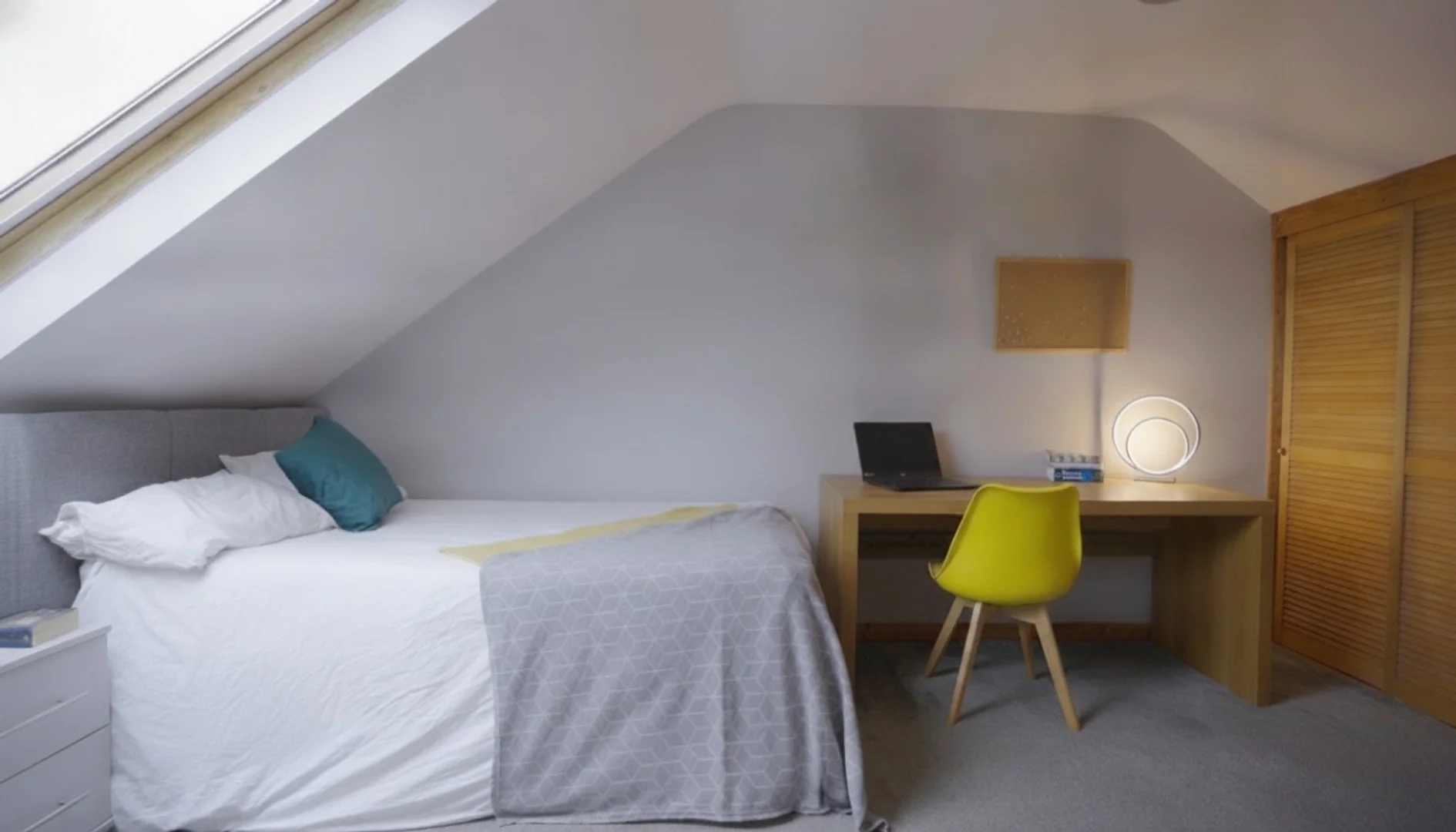Budget-friendly student room close to campus in
