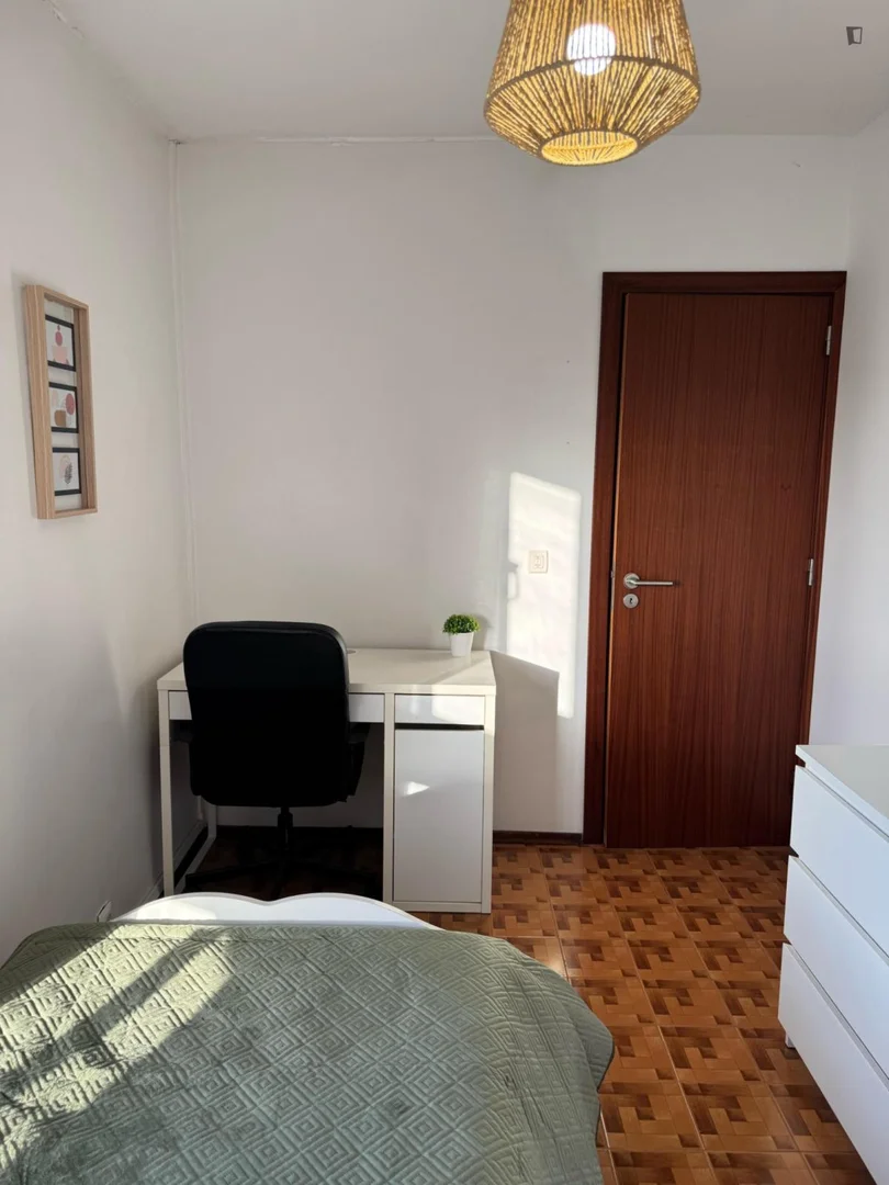Quarto de estudante funcional perfeito para estudar em 