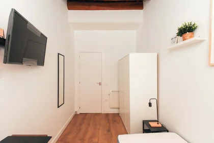 Özel oda konumu Carrer de Santa Teresa, 44, 3º puerta 2, 43201 Reus, Tarragona, Spain, 2 49 görüntüsü
