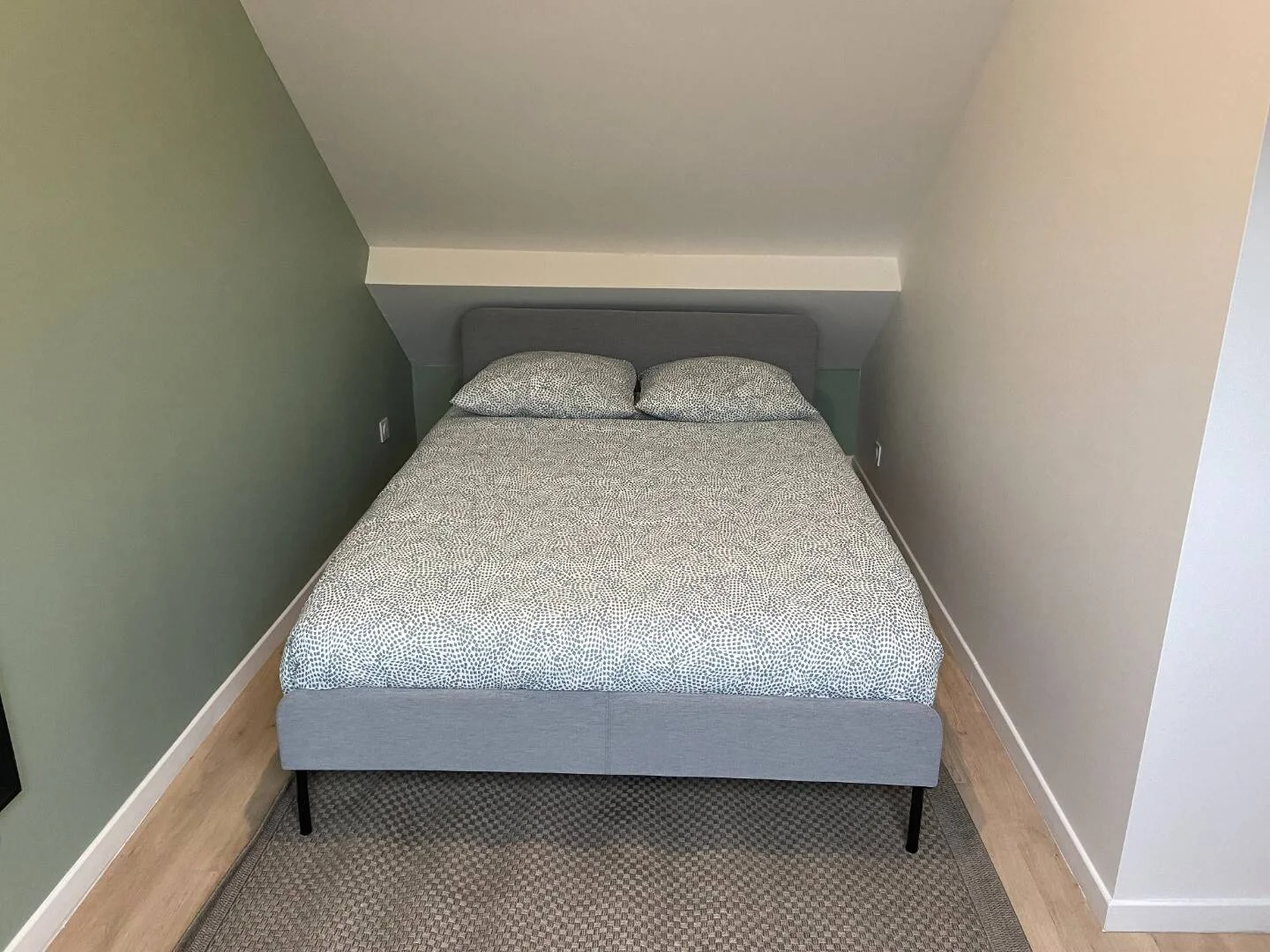 Chambre abordable pour les étudiants avec un bon éclairage dans 