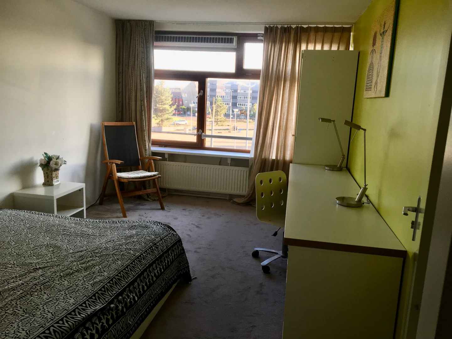 Habitación estudiantil amplia y cómoda en 