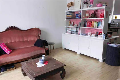 Studio at Paterswoldseweg, image 1 of 7