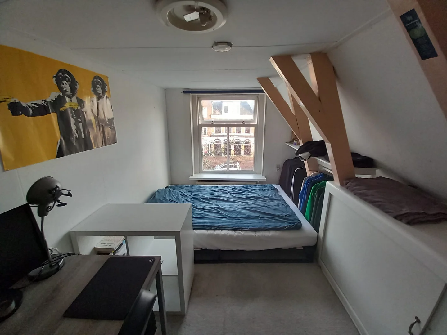 Chambre conviviale pour les étudiants dans  avec des équipements modernes