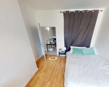 Prywatny pokój rue saint jean, obraz 1 10