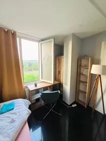 Habitación privada en Yeldeğirmeni Sk. 38-44, imagen 1 de 8