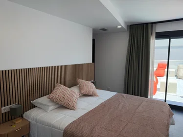 Quarto privado em Carrer de García Lorca 24, imagem 1 de 8
