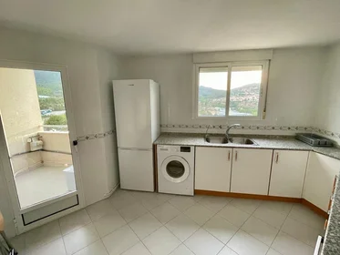 Private room at Carrer el Camí, image 3 of 7