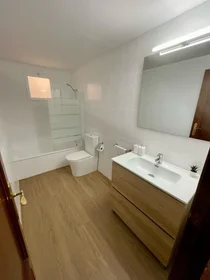 Private room at Carrer el Camí, image 6 of 7