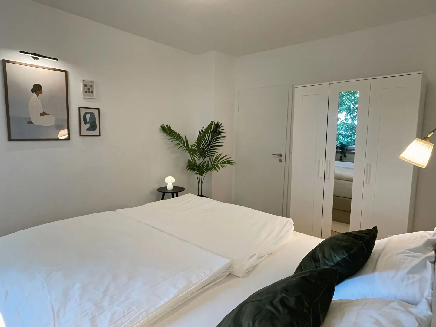 Chambre confortable pour étudiants disponible dans 
