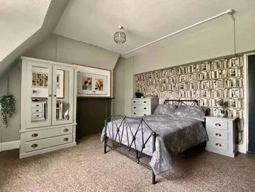 Habitación privada en Upper Park Road, imagen 19 de 47