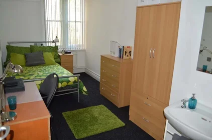 Habitación privada en Upper Park Road, imagen 26 de 47