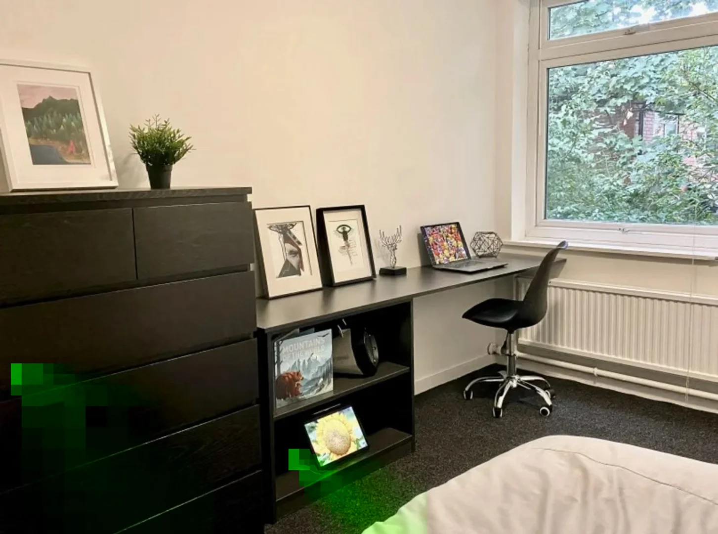 Chambre d'étudiant à avec espace d'étude et installations communes