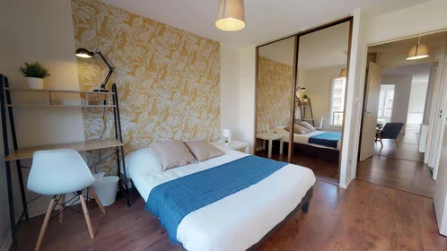Chambre privée à 7 Rue des Teinturiers, 69100 Villeurbanne, France, image 1 de 15