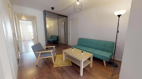 Chambre privée à 7 Rue des Teinturiers, 69100 Villeurbanne, France, image 11 de 15