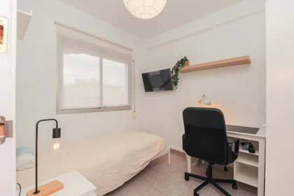 Chambre privée à Carrer de Benidorm, 1, puerta c, 43205 Reus, Tarragona, Spain, image 1 de 48