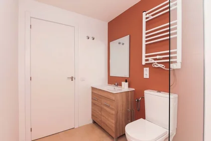 Özel oda konumu Carrer de Santa Teresa, 44, 3º puerta 2, 43201 Reus, Tarragona, Spain, 29 49 görüntüsü