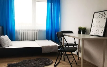 {area} de aylık kiralık oda