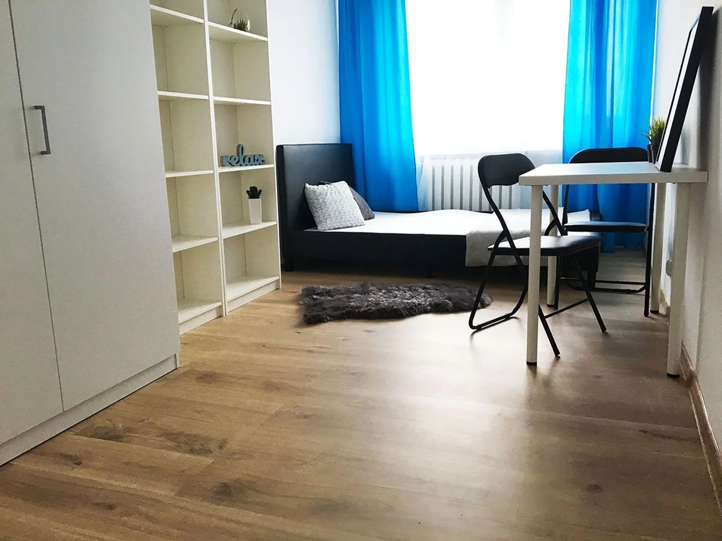 Öğrenciler için rahat oda  bölgesinde mevcut