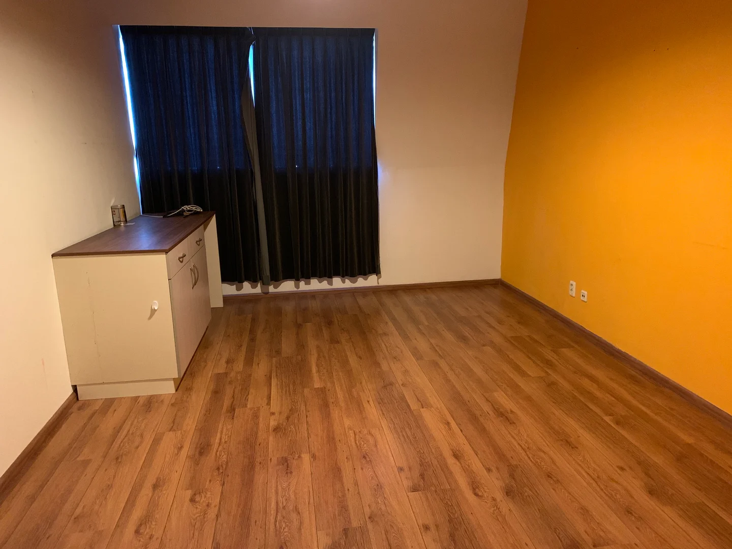 Cozy room for students available in 