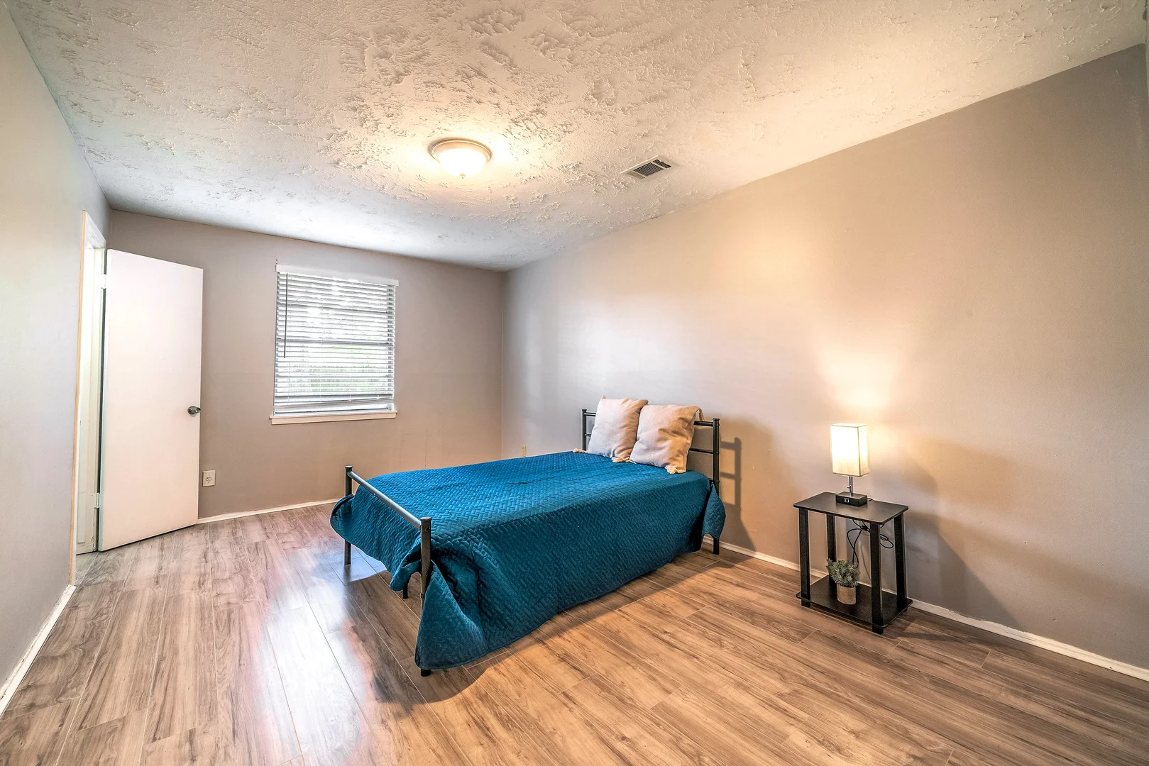 Street, TX, Houston, United States, 77045