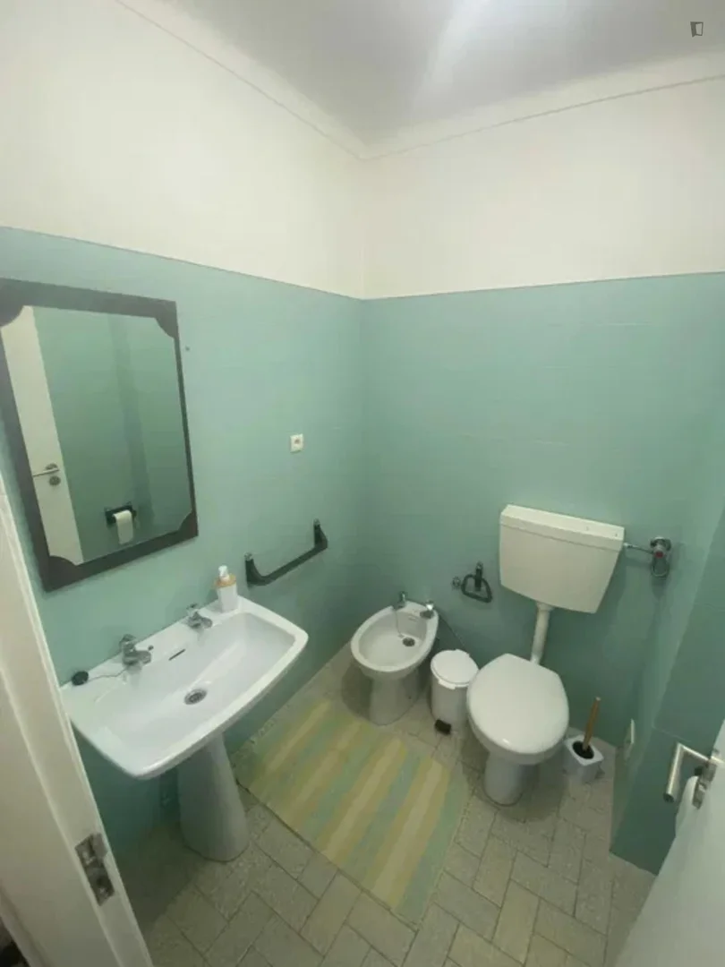 Camera per studenti in  con area studio e servizi in comune